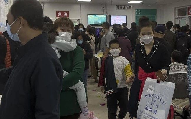 Số ca bệnh đường hô hấp tăng mạnh, Trung Quốc ngăn chặn dịch bệnh lây lan rộng