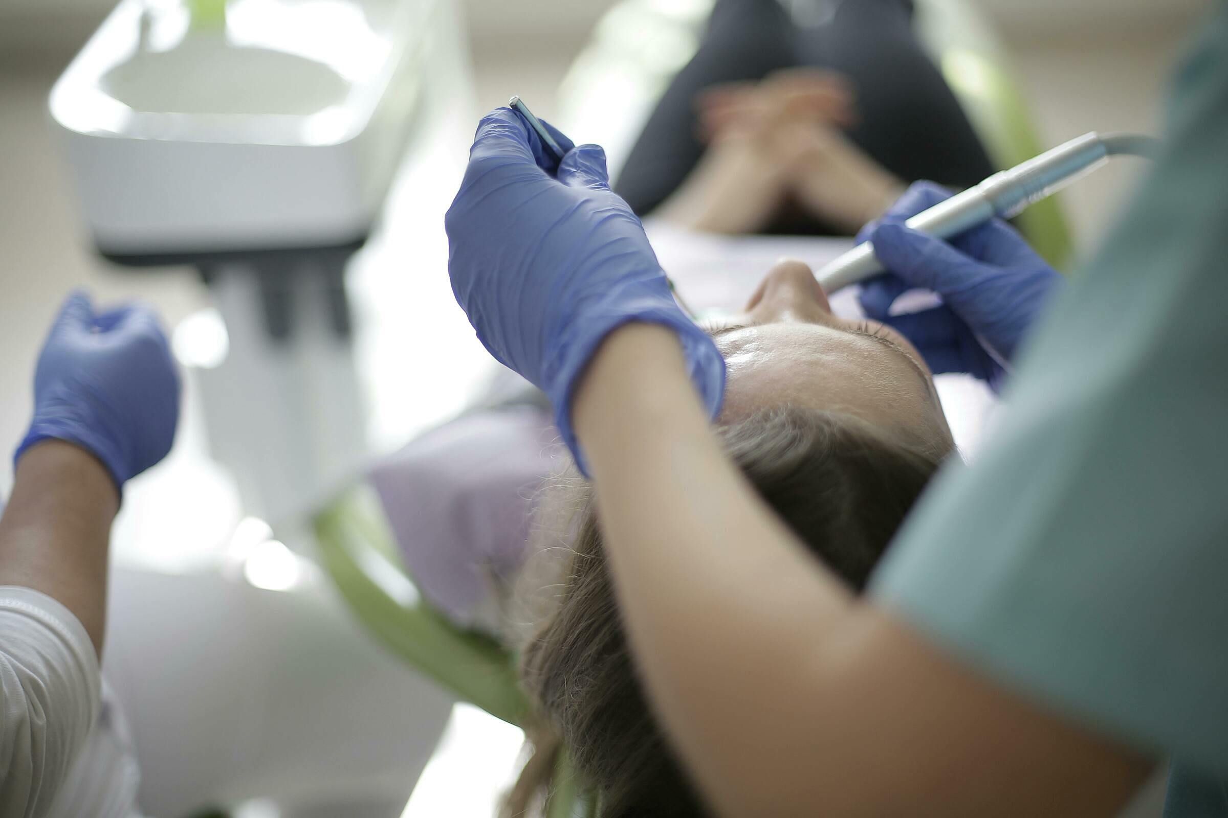 Dấu hiệu cảnh báo ung thư máu dễ nhầm với bệnh răng miệng